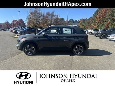 Certified 2026 Hyundai Venue SEL FWD image 18