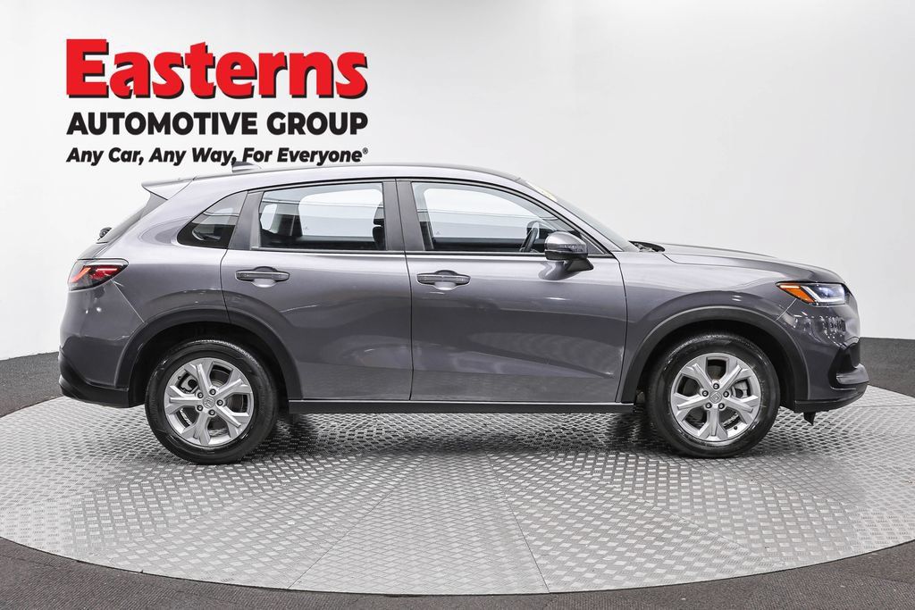 Used 2025 Honda HR-V LX image 6