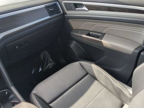 Used 2023 Volkswagen Atlas SE w/ Panoramic Sunroof Package FWD image 17