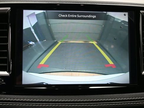 Used 2024 Chrysler Pacifica Touring-L FWD image 23