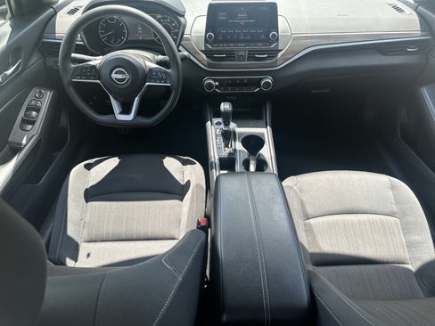 Used 2025 Nissan Altima 2.5 SV FWD image 22
