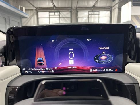 Used 2025 Lincoln Aviator AWD w/ Jet Appearance Package image 22