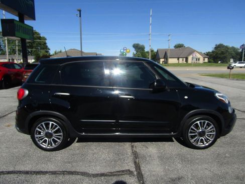 Used 2019 FIAT 500L Trekking FWD image 9
