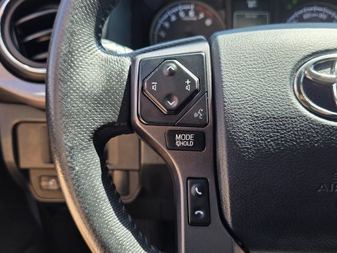 Used 2018 Toyota Tacoma TRD Off-Road w/ Technology Package AWD/4WD image 29