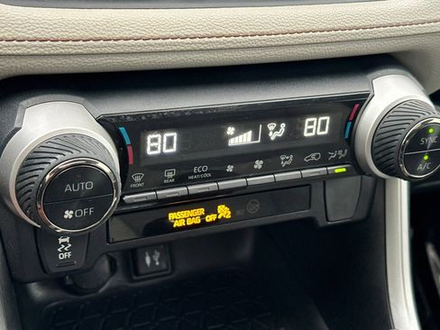 Used 2019 Toyota RAV4 XLE Premium image 22