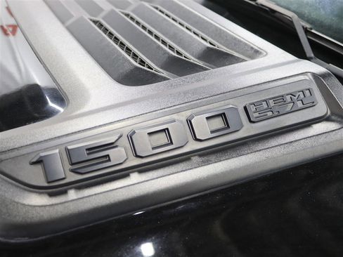 Used 2020 RAM 1500 Limited w/ Black Appearance Package image 7