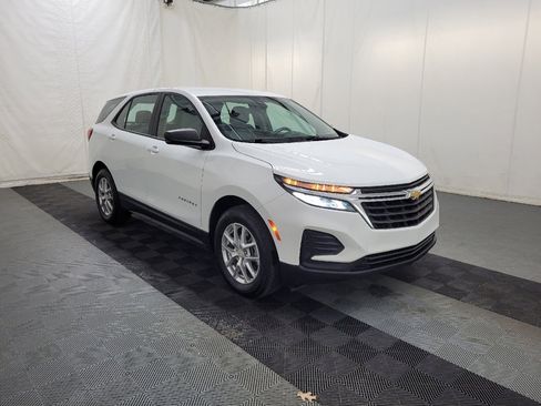 Used 2022 Chevrolet Equinox LS AWD/4WD image 13