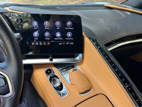 Used 2020 Chevrolet Corvette Stingray Preferred Cpe w/ 2LT Preferred Equipment Group RWD image 39
