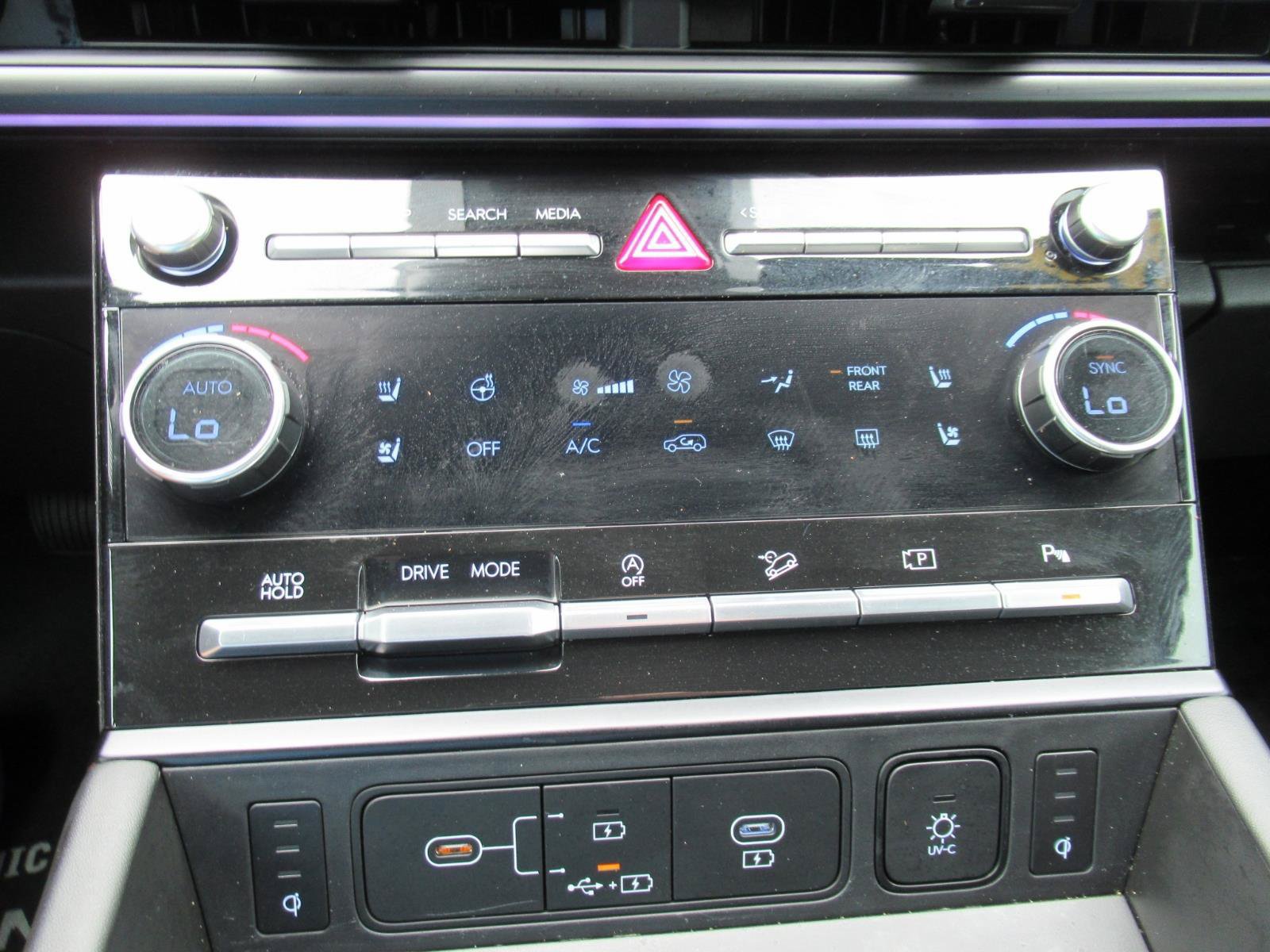 Used 2024 Hyundai Santa Fe Calligraphy FWD image 28