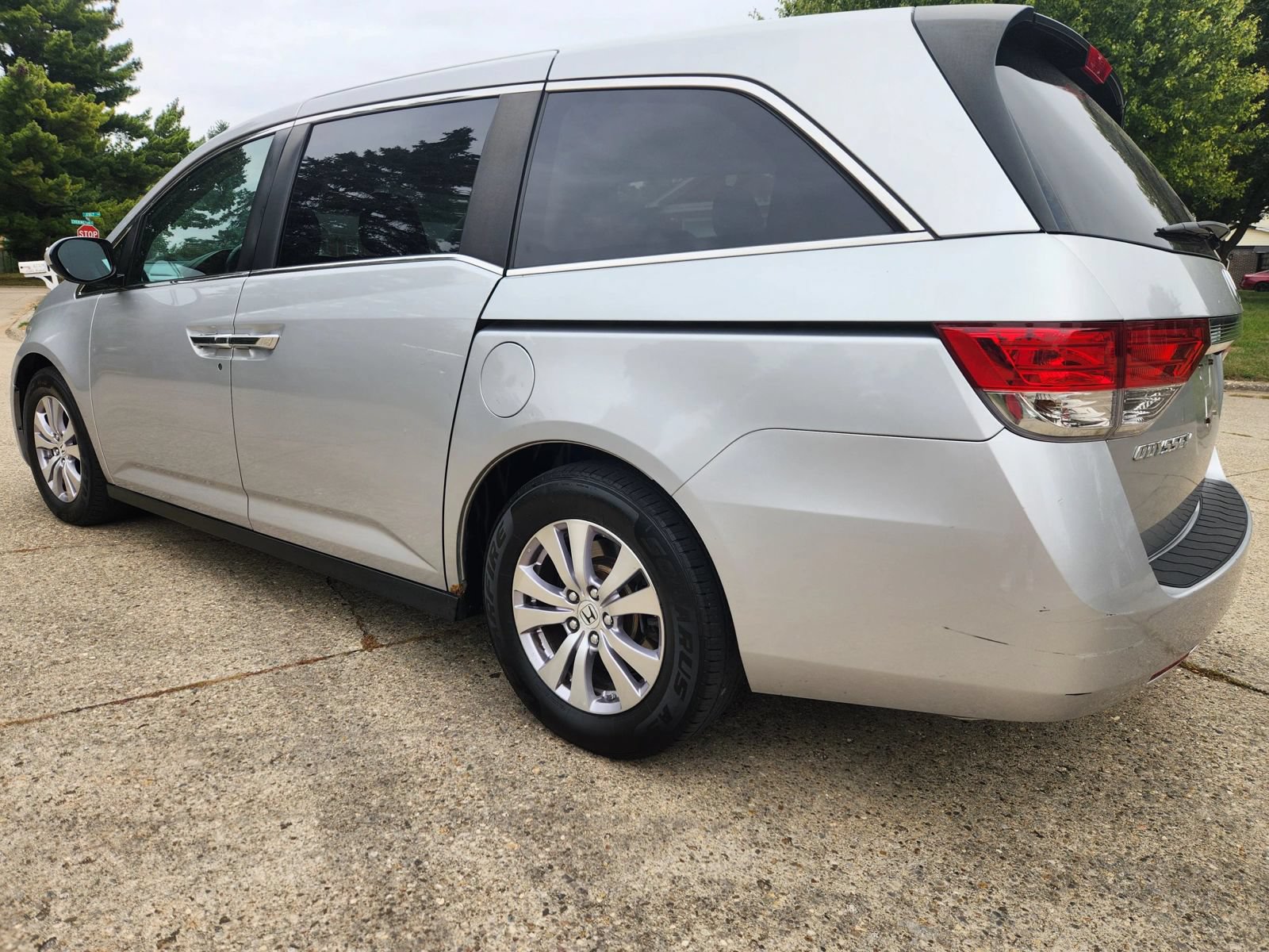 Used 2014 Honda Odyssey EX-L image 3