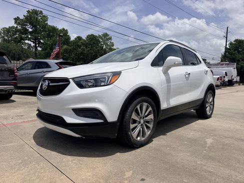 Used 2019 Buick Encore Preferred FWD image 2