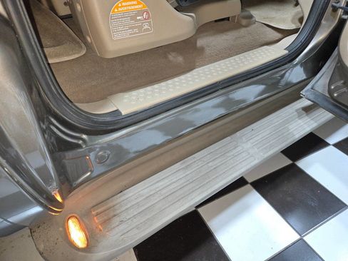 Used 2004 Ford Excursion Limited image 86