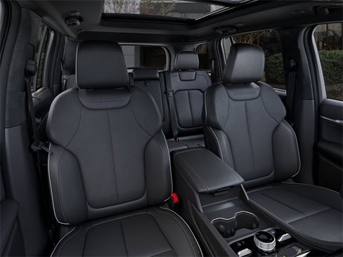 New 2025 Jeep Grand Cherokee Overland w/ Luxury Tech Group IV image 16