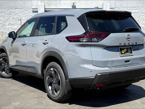 New 2026 Nissan Rogue SV w/ SV Premium Package FWD image 2