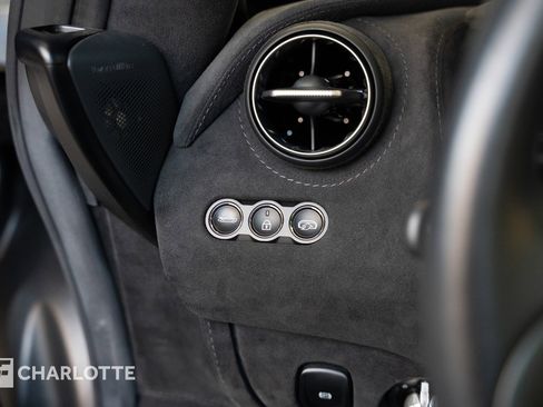 Used 2020 McLaren 720S Spider image 22