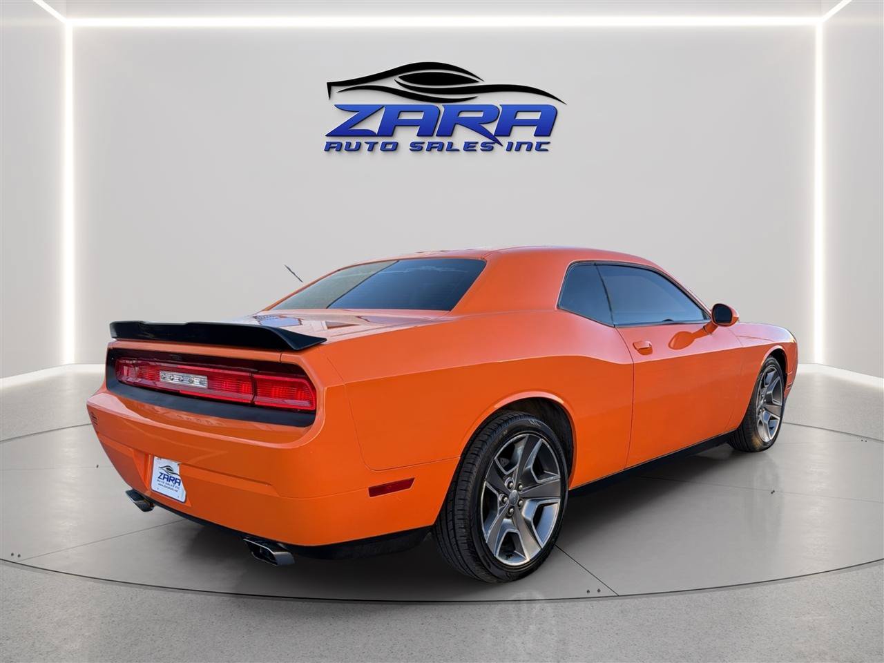 Used 2012 Dodge Challenger R/T RWD image 7