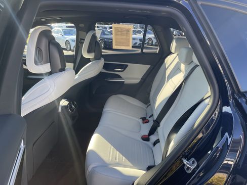 Certified 2023 Mercedes-Benz GLC 300 4MATIC image 32