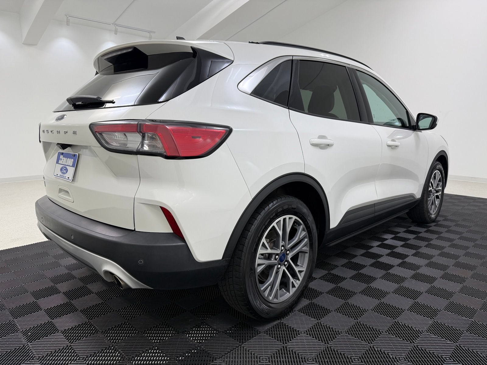 Used 2022 Ford Escape SEL w/ Technology Package FWD image 8