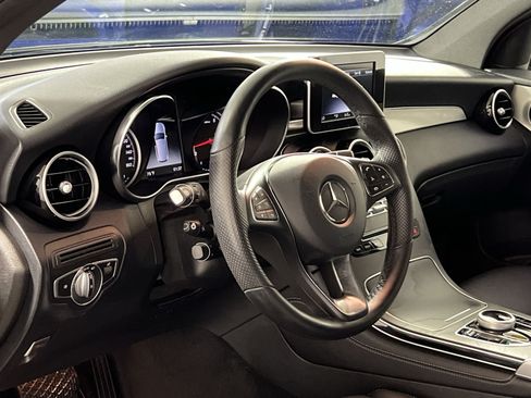 Used 2019 Mercedes-Benz GLC 300 4MATIC image 16