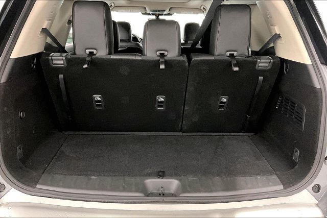Used 2024 Nissan Pathfinder Platinum w/ Cargo Package AWD/4WD image 43