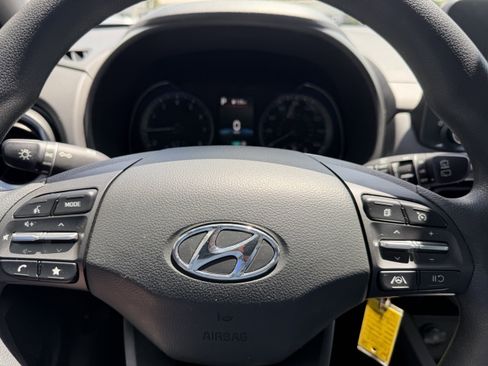 Used 2022 Hyundai Kona SE FWD image 25