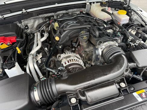 Used 2024 Jeep Wrangler Unlimited Rubicon image 37