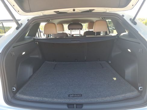 New 2026 Volkswagen Atlas Cross Sport SE image 12