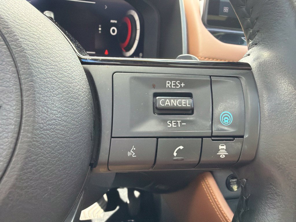 Used 2024 Nissan Rogue Platinum FWD image 28