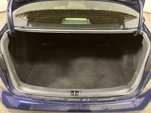 Used 2020 Toyota Corolla LE image 24