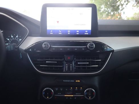 Used 2022 Ford Escape SE w/ SE Sport Appearance Package FWD image 35