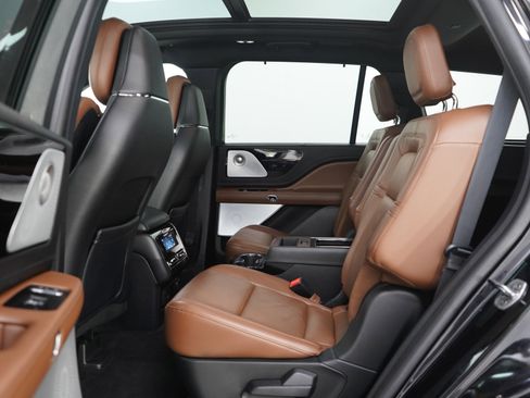 Used 2023 Lincoln Aviator Reserve w/ Equipment Group 201A image 20