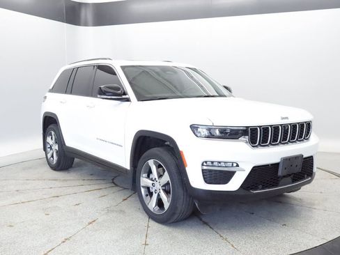 Used 2022 Jeep Grand Cherokee Limited 4xe w/ Luxury Tech Group II AWD/4WD image 9