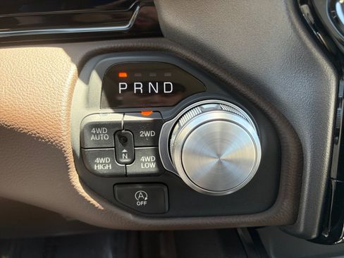 Used 2025 RAM 1500 Laramie w/ Advanced Safety Group II AWD/4WD image 18