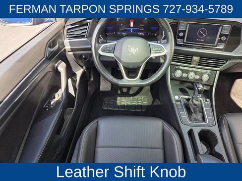 Used 2024 Volkswagen Jetta SE FWD image 15
