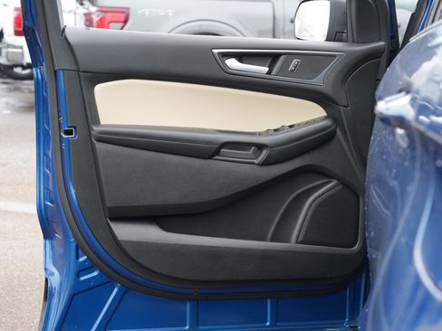 Used 2024 Ford Edge SE image 16