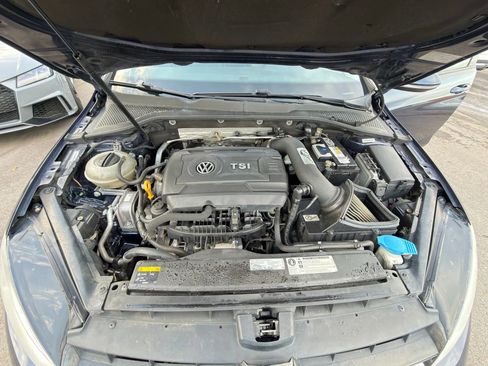 Used 2015 Volkswagen Golf S image 9