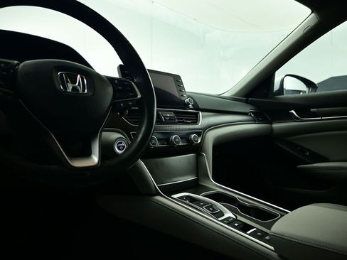 Used 2020 Honda Accord Touring image 25