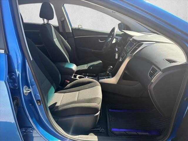 Used 2017 Hyundai Elantra GT FWD image 22
