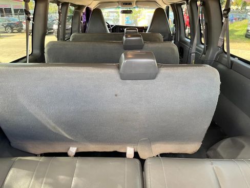 Used 2020 Chevrolet Express 3500 LS image 35