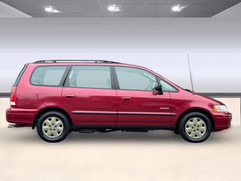 Used 1998 Isuzu Oasis S FWD image 7