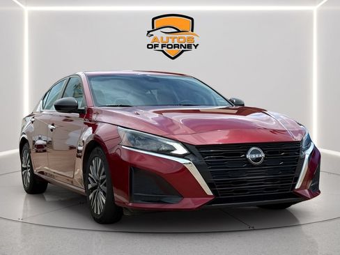 Used 2025 Nissan Altima 2.5 SV FWD image 5
