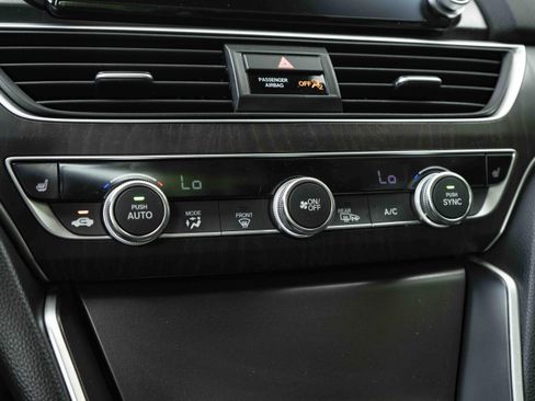 Used 2018 Honda Accord EX-L image 32