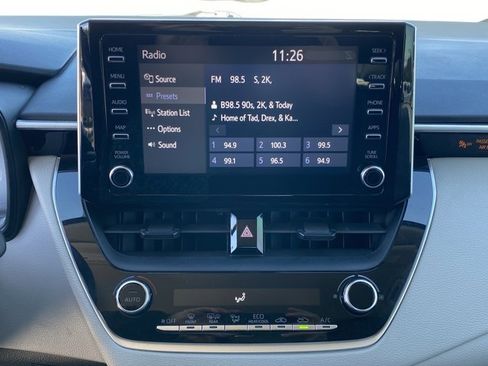 Used 2020 Toyota Corolla LE image 10