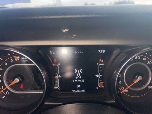 Used 2021 Jeep Gladiator Willys image 10