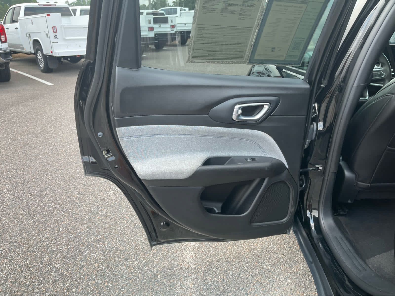 Used 2024 Jeep Compass Latitude AWD/4WD image 19