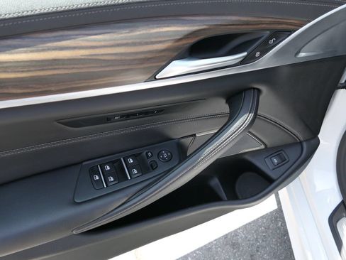 Used 2023 BMW M550i xDrive AWD/4WD image 12