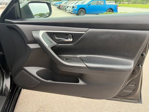 Used 2016 Nissan Altima 2.5 S w/ Power Driver Seat Package FWD image 9