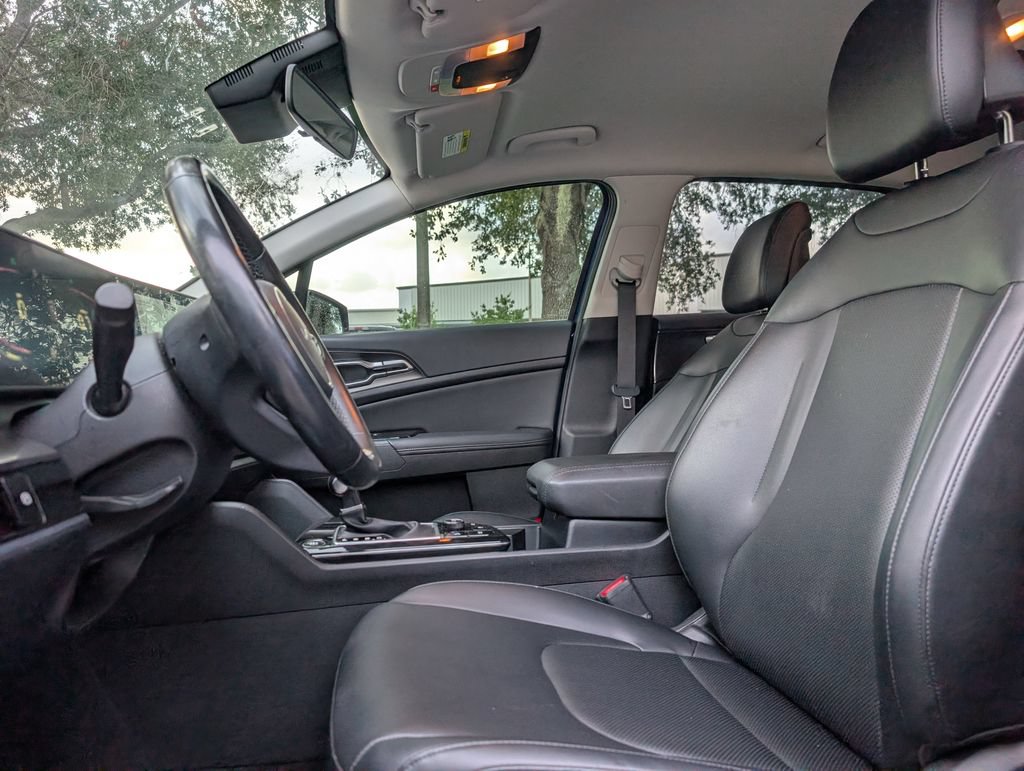 Used 2023 Kia Sportage EX FWD image 15