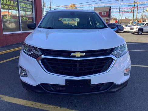 Used 2018 Chevrolet Equinox LS FWD image 2