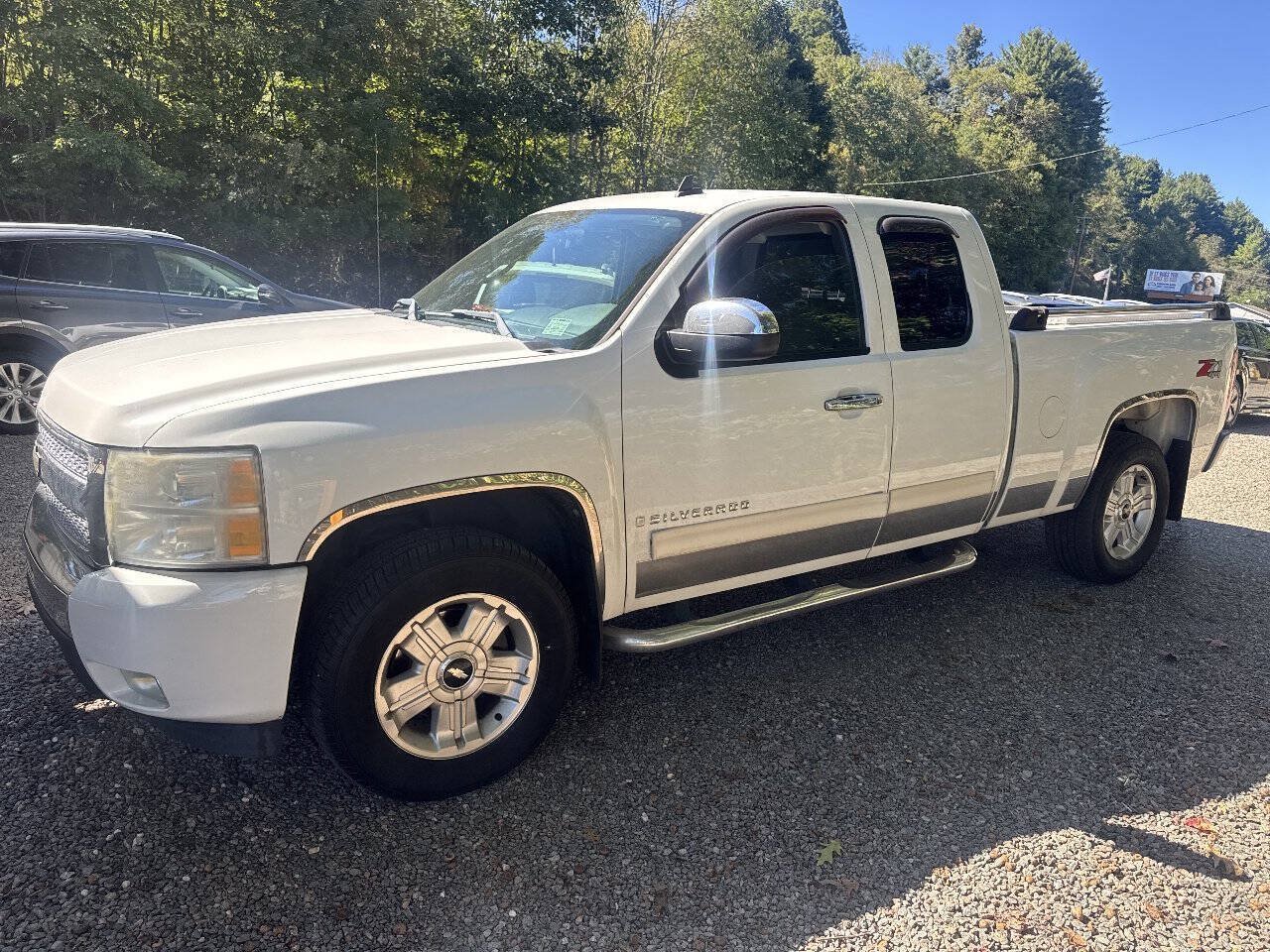 Used 2009 Chevrolet Silverado 1500 LT w/ Power Pack Plus AWD/4WD image 14